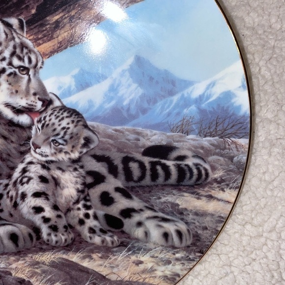 The Snow Leopard Will Nelson Vintage Last of Their Kind Endangered Species Plate - Picture 8 of 13